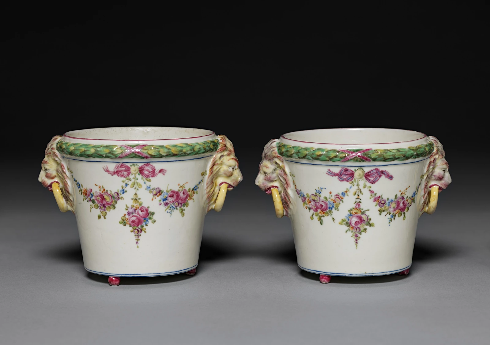 Pair of Flower Pots (Pots de fleurs)