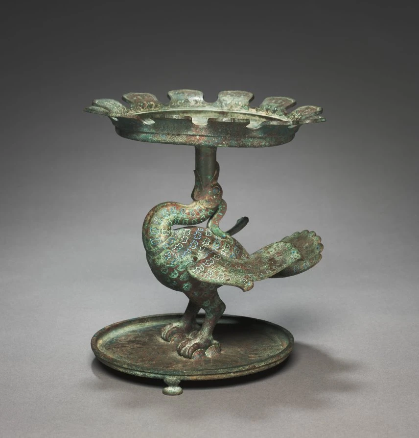 Shallow Basin Supported by a Bird (Bian)