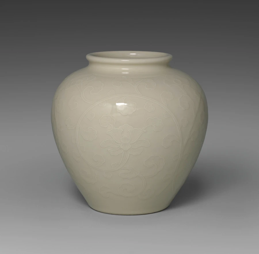 Guan-Shaped Vessel with Floral Scroll