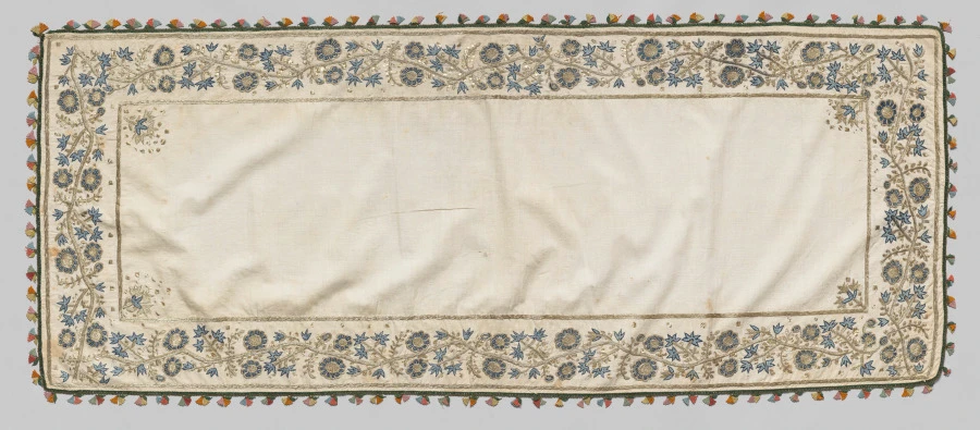 Garment or furnishing textile